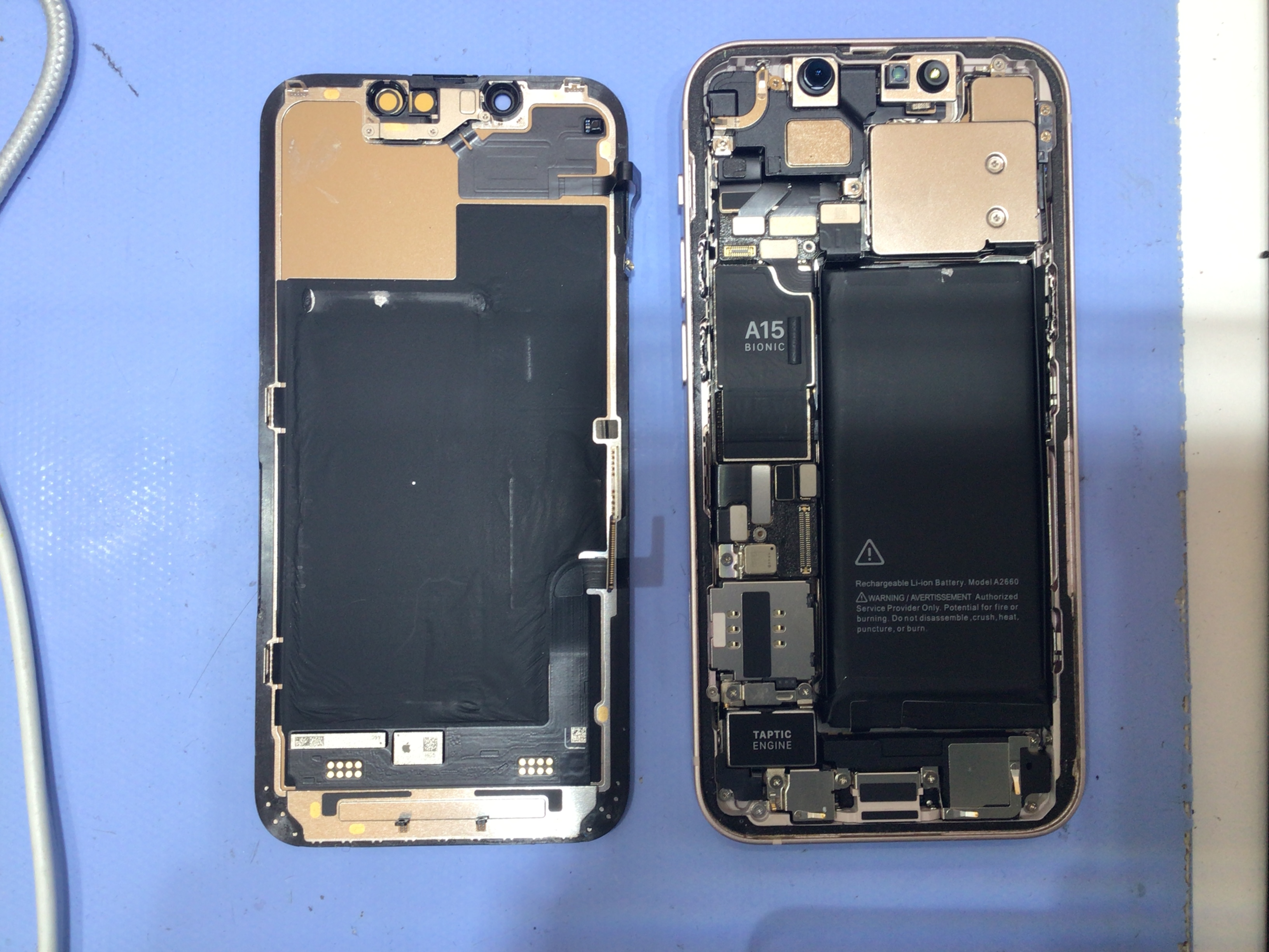 iPhone13miniのバッテリー交換は、データそのまま・即日修理のスマホ修理工房イーアス高尾店へ！